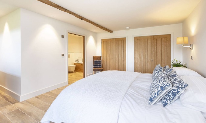 Sutton Mandeville Maison | A Luxury and exclusive converted barn and courtyard in the countryside