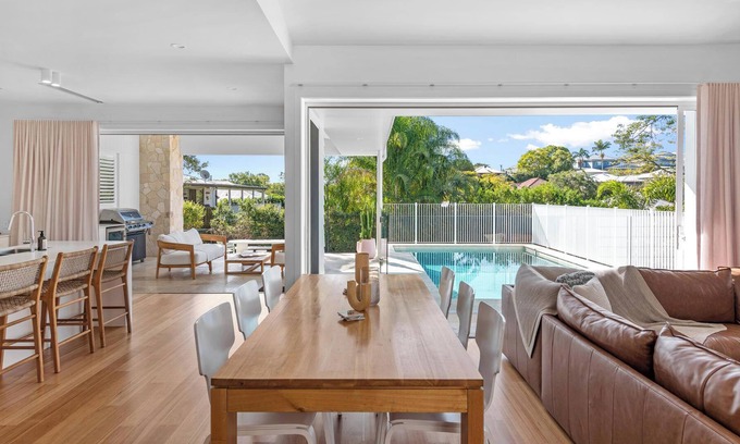 Camp Hill Maison | A Luxury Escape! ~ 4 Bed House ~ Camp Hill