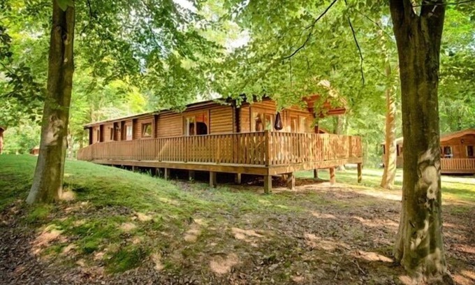 Kenwick Cabine | Une cabane en rondins de luxe dans Kenwick Woods, Louth.