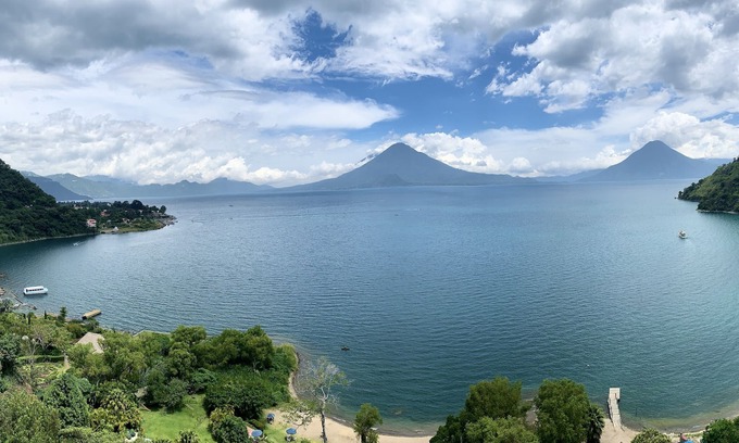 Panajachel Appartement | A Million Dollar View in Lake Atitlán . Penthouse vacation rental .