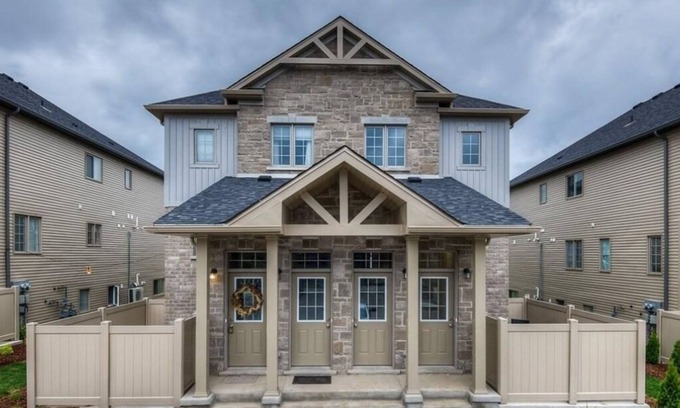 Highland Copropriété | A Modern and Executive Unit~1 Parking Spot&Great Location - Close To Everything