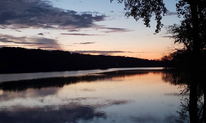 East Dubuque Maison | Cozy Lakefront Home pour 6 personnes avec bateaux et canoës!