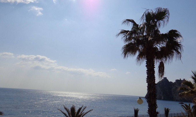 Sant'Alessio Siculo Appartement | Une nouvelle maison de bord de mer accueillante près de Taormina