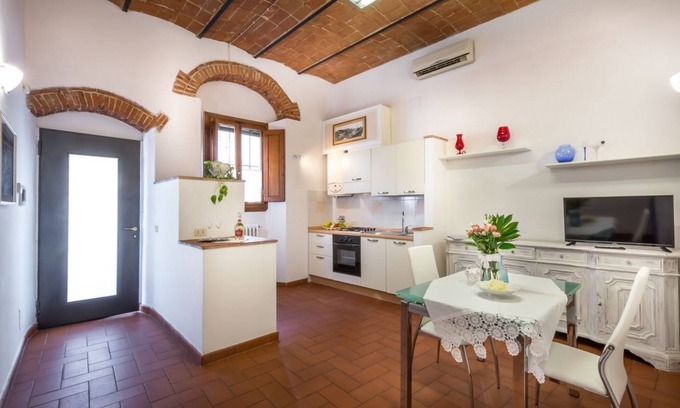 Isolotto Appartement | A nice apartment for rent near the Cascine Park by Mmega