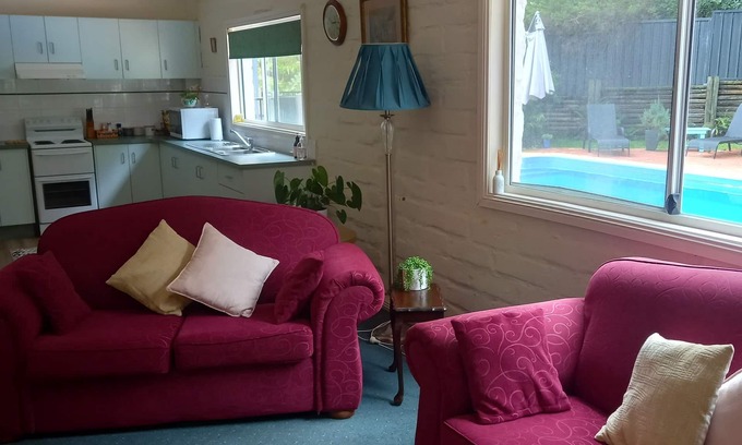 Forster Appartement | A peaceful , relaxing acreage 10 minutes from beaches shopping and National Park