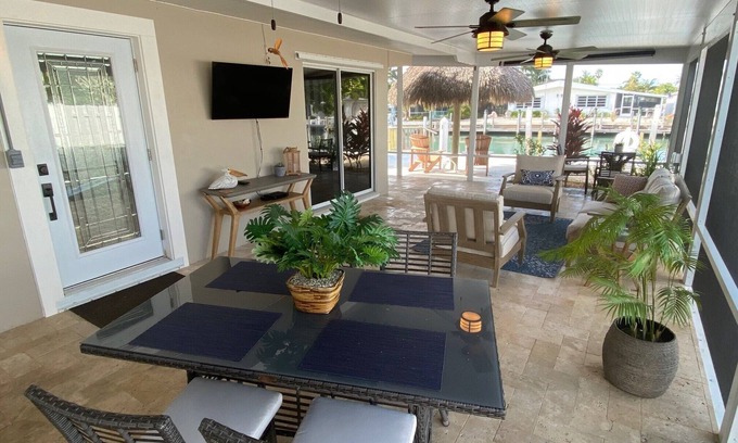 Key Colony Beach Maison | A piece of paradise! Adorable 2 bedroom, 2 bathroom canal front half duplex