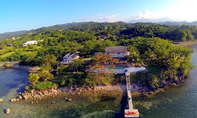 Port Antonio Villa | Un endroit paradisiaque - villa familiale sur une péninsule directement au bord de la mer
