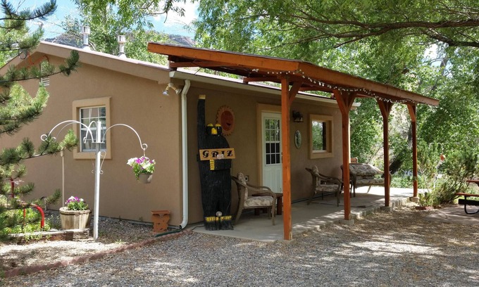 Cortez Cottage | Un endroit pour se détendre, étendre et être en paix.