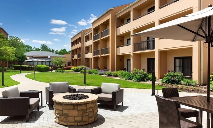 Whippany Hôtel | A Place You'll Surely Enjoy! Pet-Friendly, Close to Belleau Woods Park
