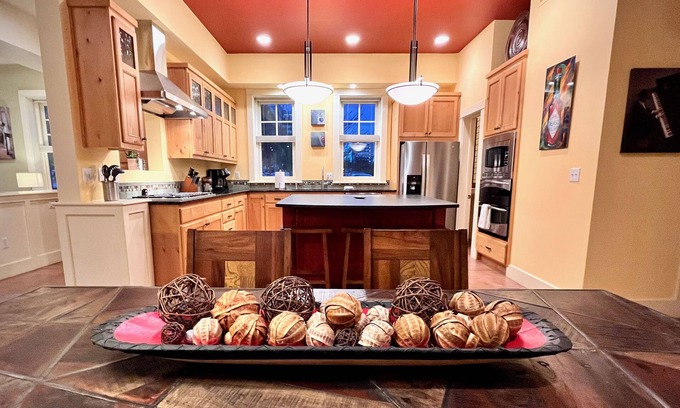 El Presidio Historic District Maison | A Premium and Award-Winning Downtown Property Minutes from the UofA!