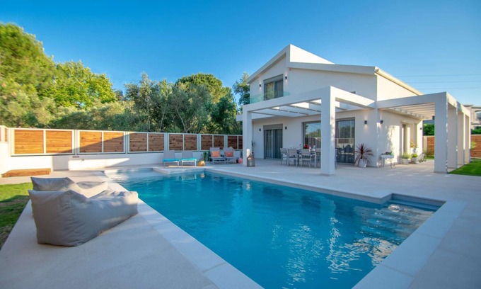 Laganas Villa | A private new villa in Lagana Resort