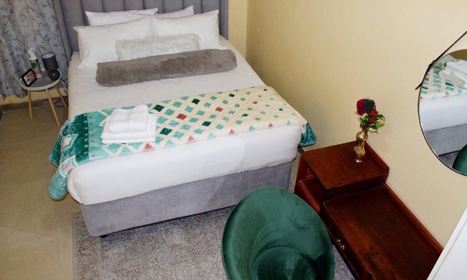 Polokwane Lit Et Petit-Déjeuner | A private space located just 5km to mall of the north