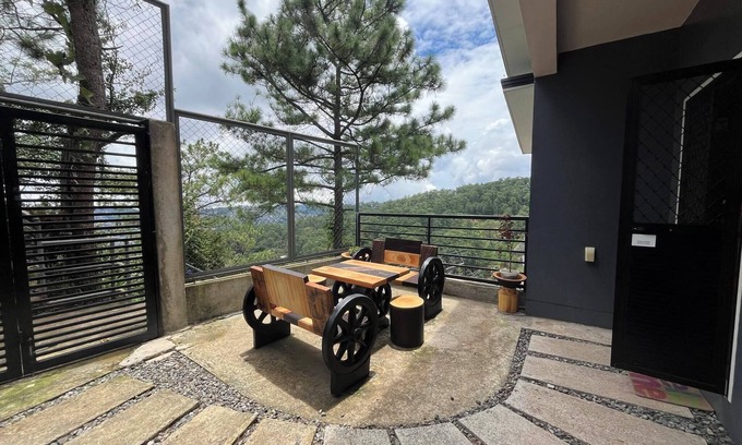 Baguio Maison | A quiet and amazing place with mountain view and cool breeze of Baguio City.