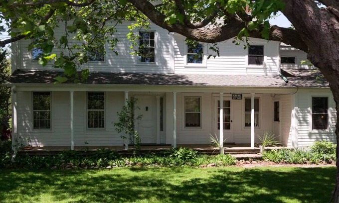 Surprise Autre | A quiet place in the country for nature lovers, friends and families to gather.