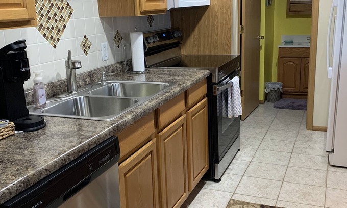 Kearney Maison | A quiet, relaxing country stay close to Kearney's amenities!