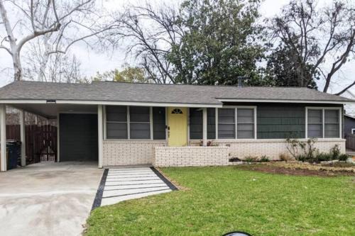 Highland Maison | A Rare find - Bright, Warm, Charming Central Austin Home