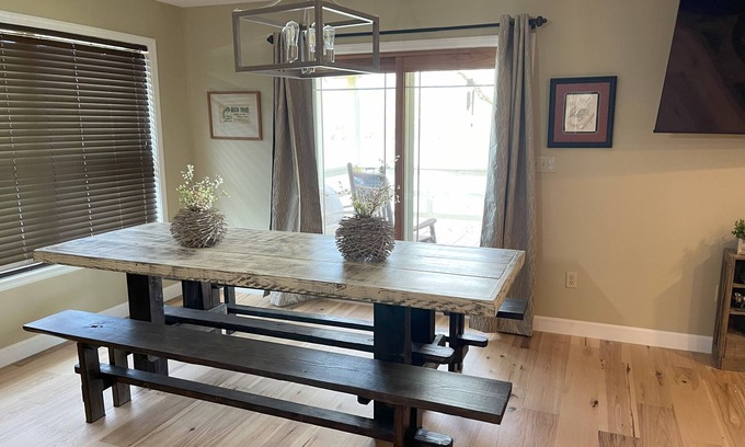 Pleasant Grove Maison | A River Runs Through It