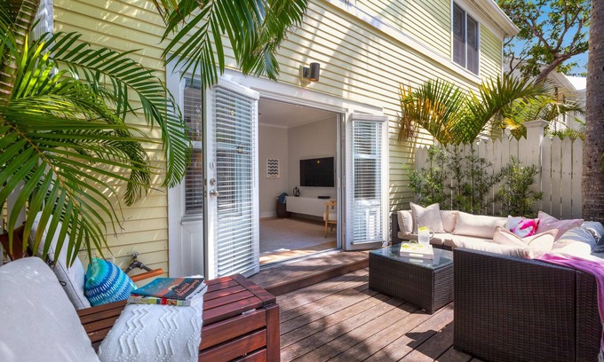Bahama Village Maison | A SALTWATER REMEDY ~ 2 BR/2.5 Ba Townhome Truman Annex w/ Shared Pool!