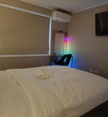 Craigieburn Maison | A slice of Melbourne! Room 1