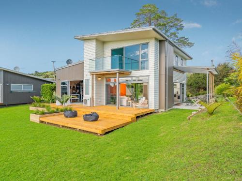 Whangapoua Maison | A Slice of Summer - Whangapoua Holiday Home