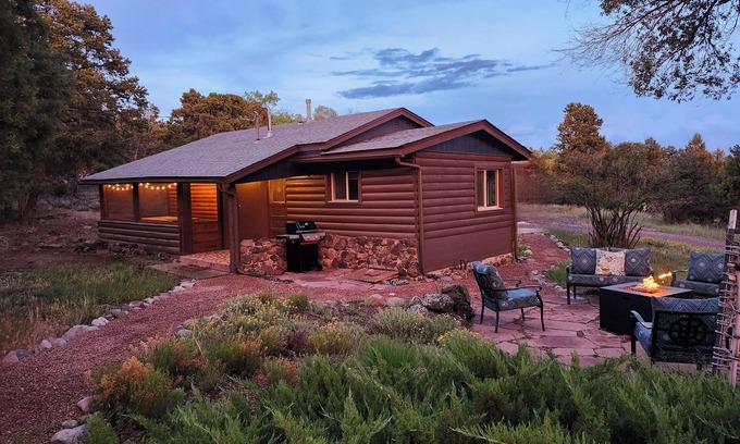 Cedaredge Cabine | A small home with a big welcome!