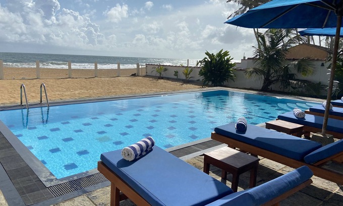 Thiranagama Villa | Une spacieuse villa en bord de mer avec piscine pour 8 personnes dans un emplacement privilégié