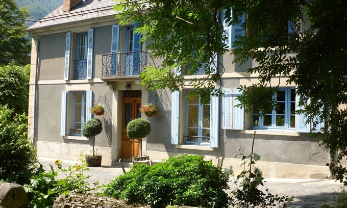 Montauban-de-Luchon Maison | Une retraite spacieuse, confortable et accueillante.