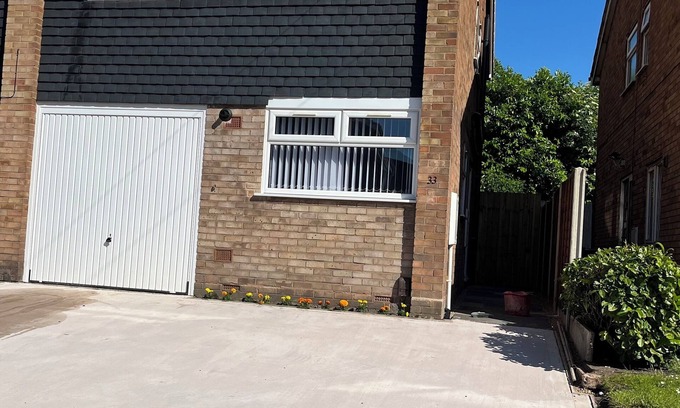 Erdington Maison | A spacious newly renovated luxury house within minutes of Birmingham city centre