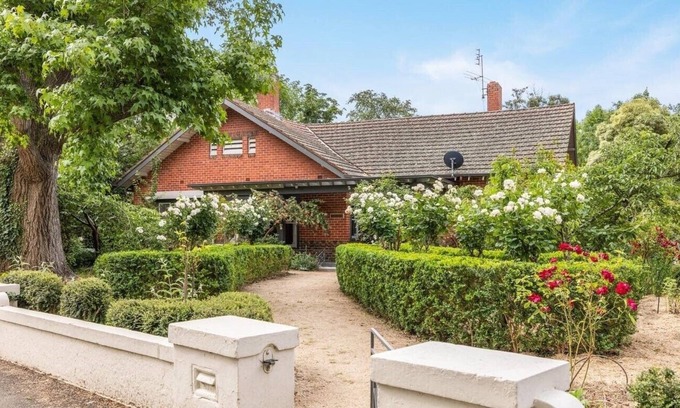 Lake Wendouree Maison | A spacious retreat for you, the kids and the pets!