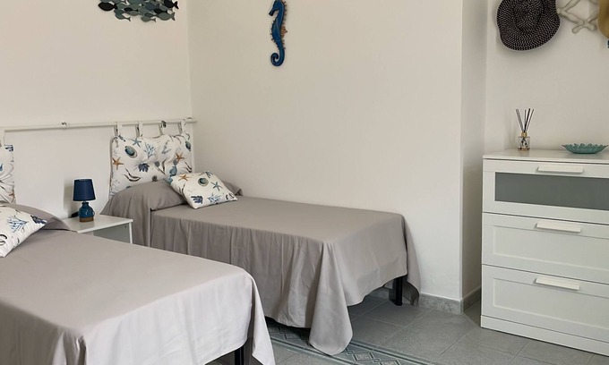 Locri Appartement | A stone's throw from the sea - lovely three-room apartment in Locri