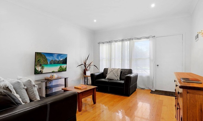 Port Fairy Maison | A stone's throw to East Beach Tuscany is an idea family holiday home