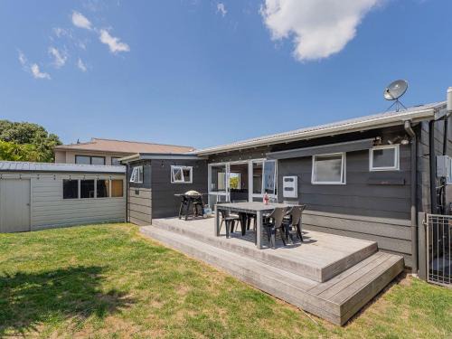 Pauanui Maison | A Stones Throw From The Beach