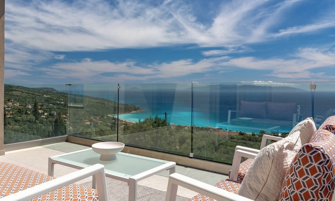 Mousata Villa | Une superbe villa contemporaine située dans une position privilégiée avec vue panoramique