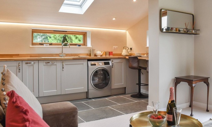 Mudford Cottage | 1 bedroom accommodation in Mudford, near Yeovil