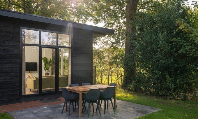 Rijssen Cabine | A stylish cottage with fine views over the fields of Twente. Being free in Twente!