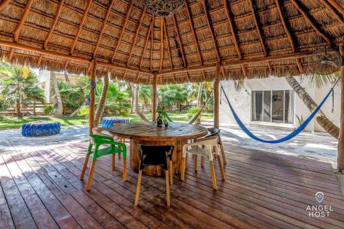 El Cuyo Maison | A Sublime Beach Getaway Perfect for a Family Gathering