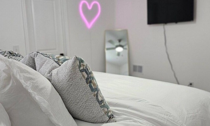 Church Street Maison | A Suite Retreat Comfy Private Room Near Airport