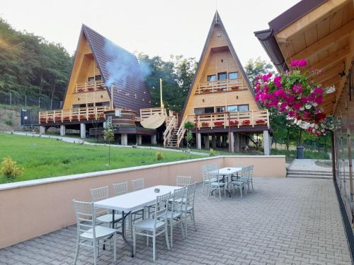 Tirgu Neamt Chalet De Ski | A&T Harmony Land