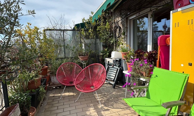 Chinatown Appartement | A terrace in Milan Sarpi