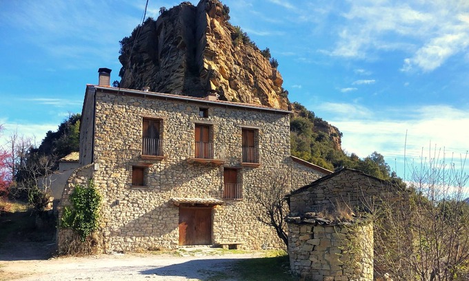 Coll de Nargo Autre | A totally renovated rural design house in the middle of nature.