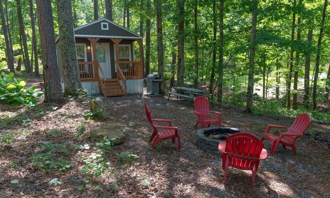 Crane Hill Maison | A tranquil Tiny House on Lewis Smith Lake