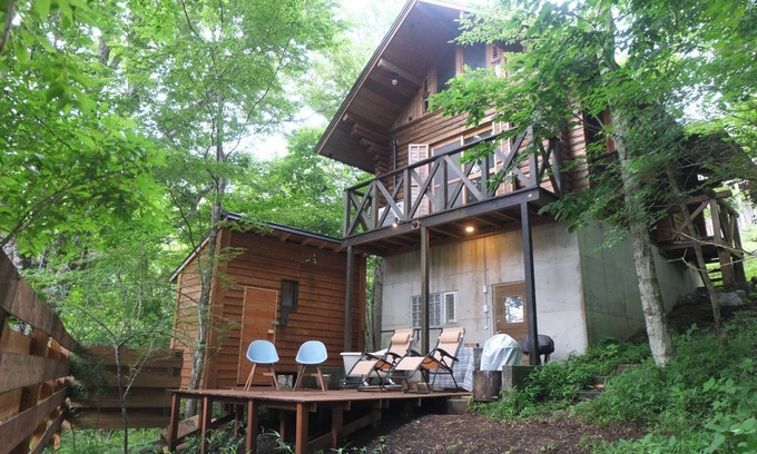 Yamanakako Maison | A unique log house surrounded by rich nature with / Minamitsurugun Yamanashi