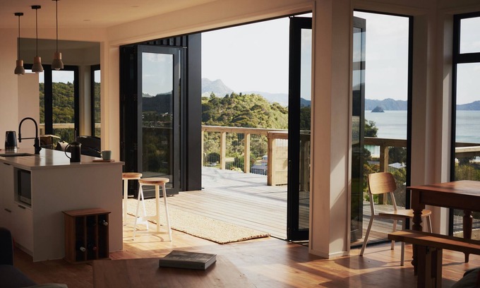 Cooks Beach Maison | A view like none other