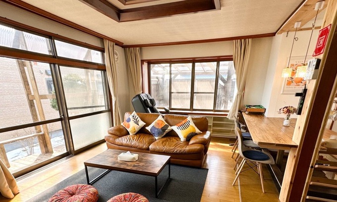 Shiraoi-cho Maison | A warm DIY space / Shiraoi-gun Hokkaidō