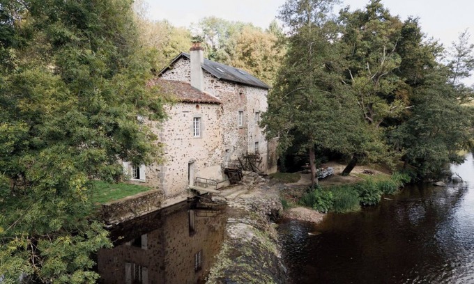 Bussiere-Poitevine Maison | Moulin à eau aux bords de la Gartempe, calme, repos et retrouvailles !