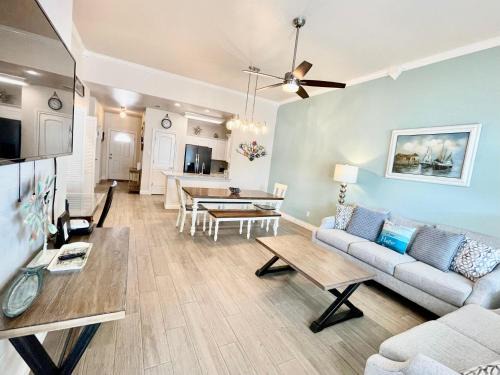 Safe Harbor Maison | A Wave From It All