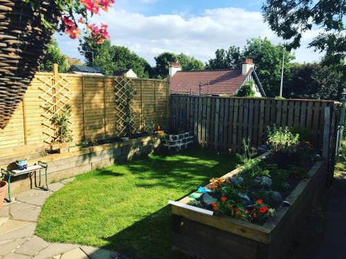 Dunfermline Maison | A Wee Cottage In Dunfermline