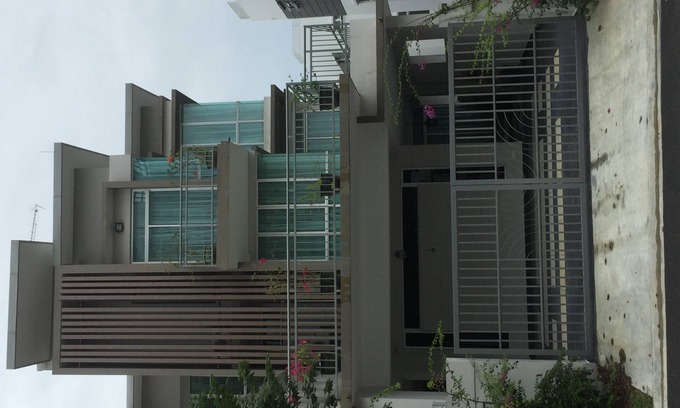 Johor Bahru Maison | Une maison de 3 étages bien décorée près du point de contrôle frontalier Malaisie-Singapour.