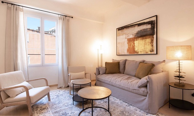 Old Town Appartement | Un magnifique T3 à côté du Sénéquier - Centre de Saint Tropez