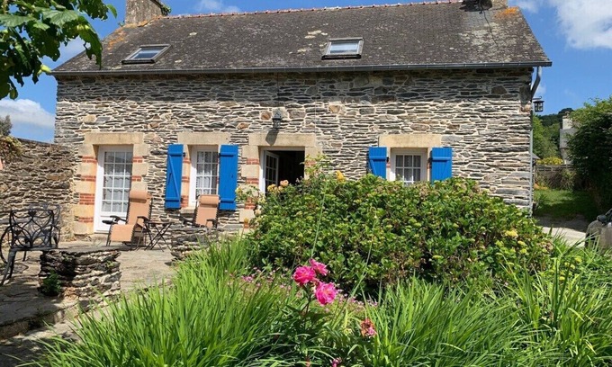 Caurel Cottage | Gite du Lac, petit village